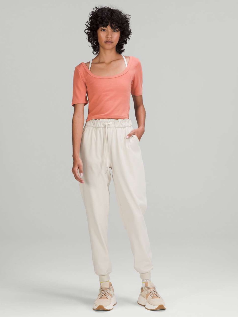 Lululemon Stretch Luxtreme High-Rise Jogger
in Natural Ivory